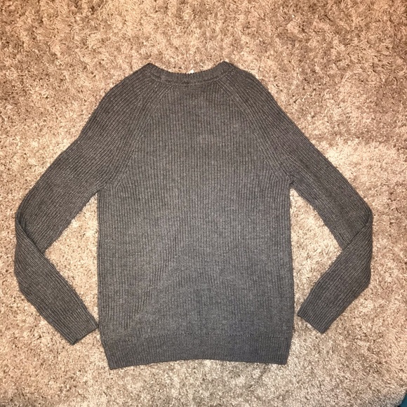 H&M Sweater - Picture 3 of 3